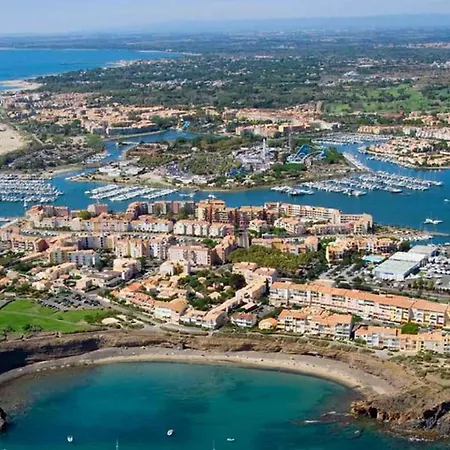 T2 Climatise Avec Jardin Prive Et Piscine, A 100m De La Plage Au Cap D'agde - Fr-1-769-1 *